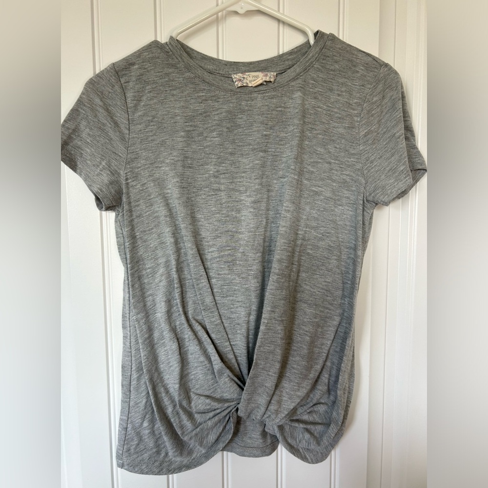 Pink Republic Gray Tie-Knot Front Short Sleeve Top - Size S